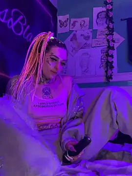 BlazyKitsune- online show from 04-21-26, 06:55