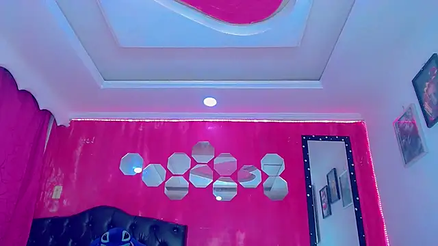 TiffanyMackensyy online show from 11-12-25, 12:11