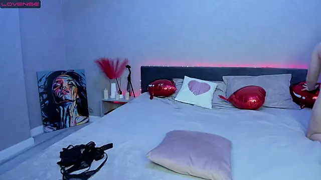 Snapshot of BritneyLix chatting on 03-08-25, 05:54 BritneyLix online show from 03-08-25, 05:54