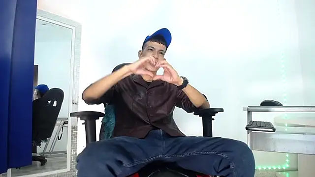 Favel Gomez7 online show from 12-20-24, 12:49