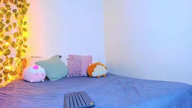 emillyhills online show from 02-08-25, 08:09