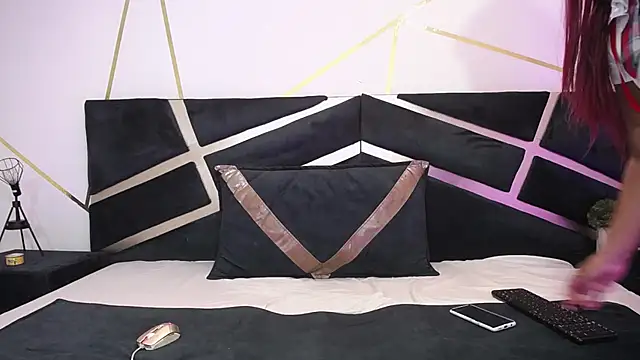 Candy Bony online show from 01-13-25, 05:12