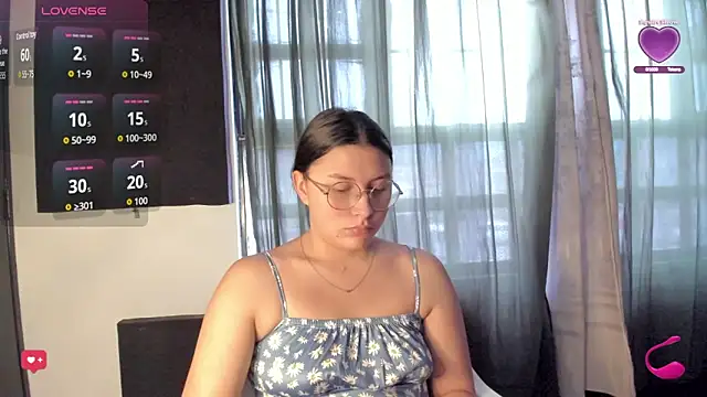 Noellesable online show from 10-27-25, 05:06