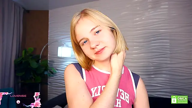 OdelinaFicken online show from 10-30-25, 06:48