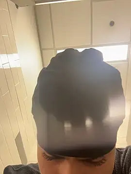 Snapshot of johnycash21 chatting on 11-25-25, 05:24 johnycash21 online show from 11-25-25, 05:24