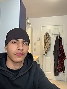 Snapshot of johnycash21 chatting on 12-14-25, 02:00 johnycash21 online show from 12-14-25, 02:00