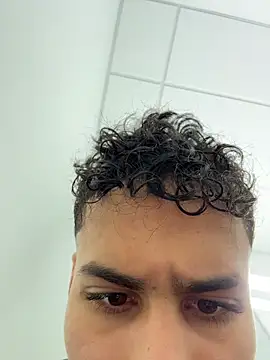 Snapshot of johnycash21 chatting on 12-22-25, 03:42 johnycash21 online show from 12-22-25, 03:42