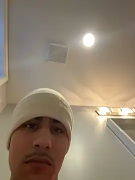 Snapshot of johnycash21 chatting on 01-10-26, 09:05 johnycash21 online show from 01-10-26, 09:05