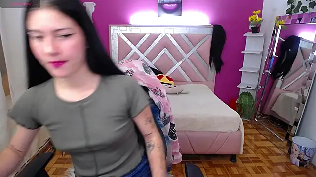 Snapshot of Kate_Laurence_ chatting on 02-24-25, 07:30 Kate Laurence online show from 02-24-25, 07:30