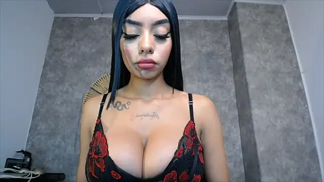 Snapshot of Tiffanny chatting on 01-27-25, 04:01 Tiffanny online show from 01-27-25, 04:01