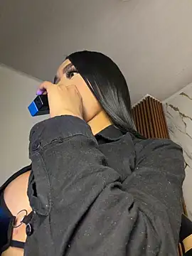 Snapshot of Tiffanny chatting on 06-16-26, 07:16 Tiffanny online show from 06-16-26, 07:16