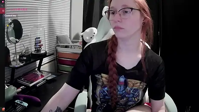 LilyFoxxx online show from 02-26-25, 04:25