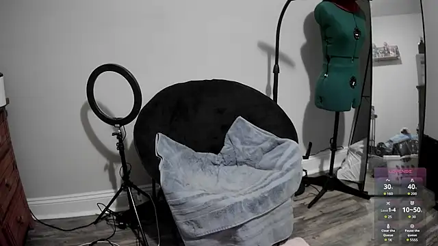 LilyFoxxx online show from 01-10-26, 06:59