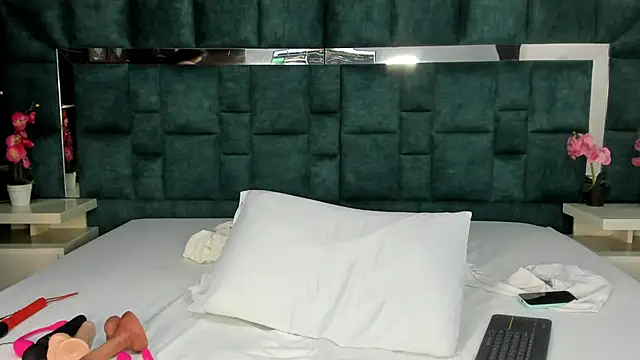 valtira nova online show from 09-13-25, 06:51