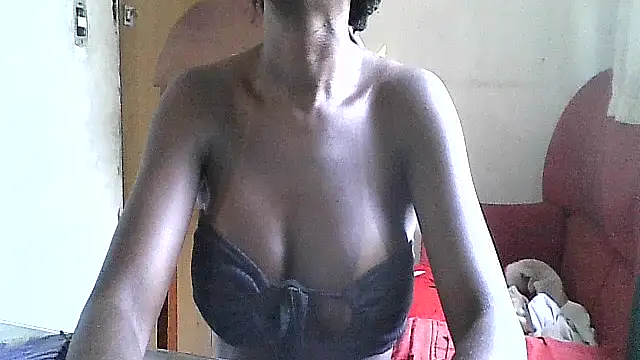 Snapshot of maisinha3193 chatting on 04-14-26, 06:25 maisinha3193 online show from 04-14-26, 06:25