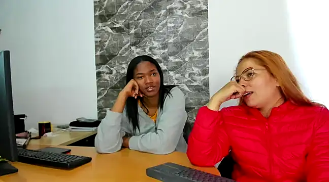 Snapshot of MISSANDRE4 chatting on 01-16-25, 05:23 MISSANDRE4 online show from 01-16-25, 05:23