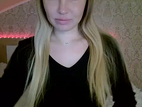 Snapshot of Lucky_Anna chatting on 12-29-24, 04:08 Lucky Anna online show from 12-29-24, 04:08