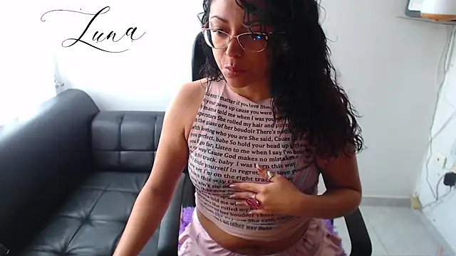 Lunavega1 online show from 11-19-25, 04:51