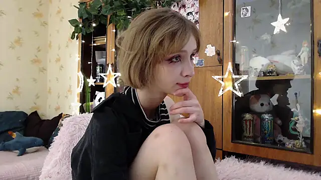 cloudgirrl online show from 03-19-25, 05:28