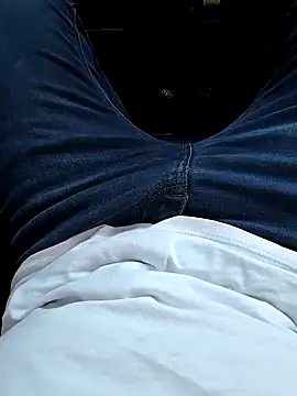 Snapshot of THOMS-90 chatting on 01-16-25, 10:55 THOMS-90 online show from 01-16-25, 10:55