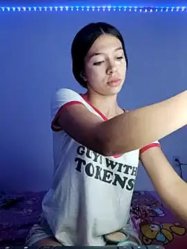 Aaliyah Salma online show from 03-11-25, 11:37