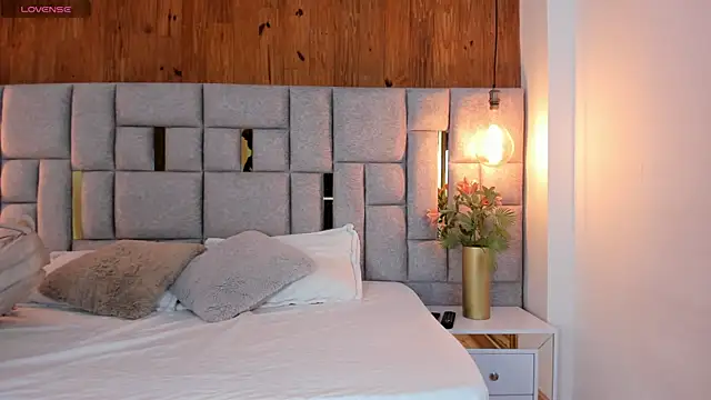 Saori newman online show from 02-20-25, 12:04