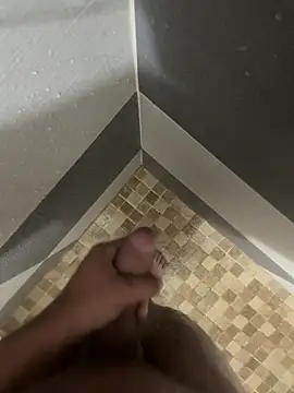 Snapshot of mylovetr1 chatting on 12-21-24, 05:58 mylovetr1 online show from 12-21-24, 05:58