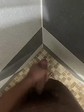 Snapshot of mylovetr1 chatting on 01-05-25, 04:14 mylovetr1 online show from 01-05-25, 04:14