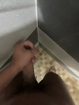 Snapshot of mylovetr1 chatting on 02-27-25, 05:24 mylovetr1 online show from 02-27-25, 05:24