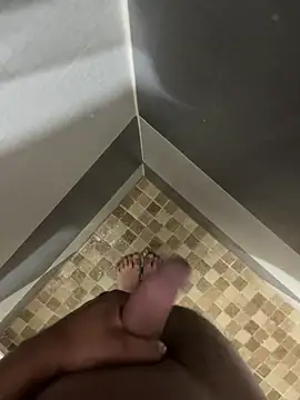 Snapshot of mylovetr1 chatting on 03-11-25, 06:10 mylovetr1 online show from 03-11-25, 06:10