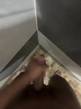 Snapshot of mylovetr1 chatting on 03-15-25, 04:13 mylovetr1 online show from 03-15-25, 04:13