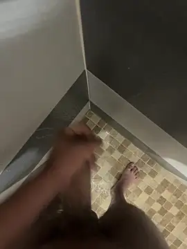 Snapshot of mylovetr1 chatting on 03-21-25, 05:00 mylovetr1 online show from 03-21-25, 05:00