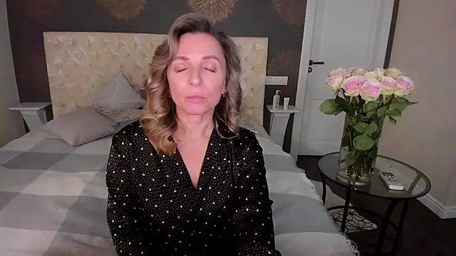 Snapshot of AllisonWilliams chatting on 10-07-25, 05:54 AllisonWilliams online show from 10-07-25, 05:54