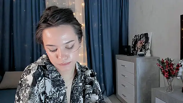 Snapshot of EmeliaReaper chatting on 02-23-25, 01:35 EmeliaReaper online show from 02-23-25, 01:35