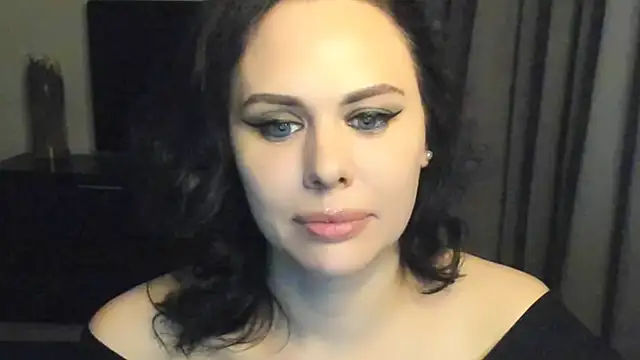 MollyCheiz online show from 03-19-25, 05:50