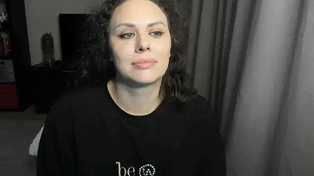 Snapshot of MollyCheiz chatting on 05-27-26, 09:01 MollyCheiz online show from 05-27-26, 09:01