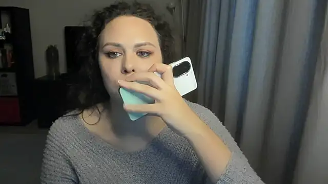 Snapshot of MollyCheiz chatting on 05-31-26, 06:09 MollyCheiz online show from 05-31-26, 06:09