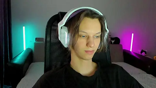 Ostin meow online show from 02-15-26, 11:41