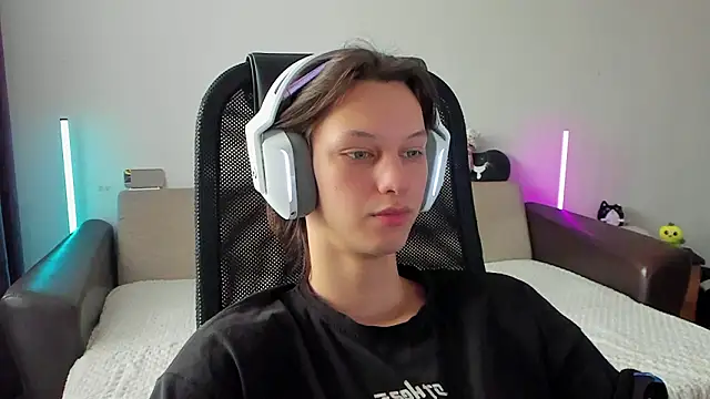 Ostin meow online show from 02-17-26, 08:55