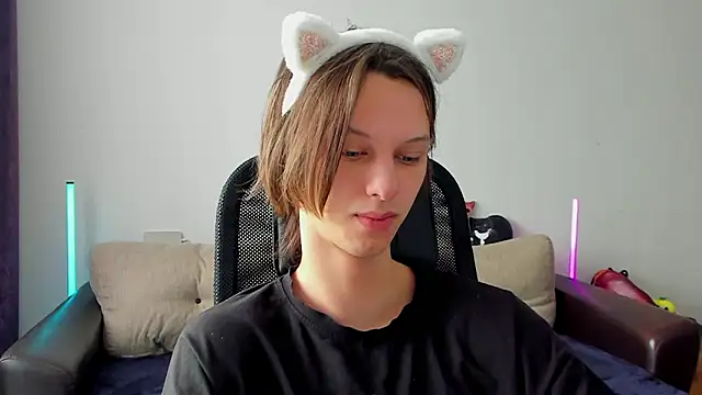 Ostin meow online show from 03-06-26, 08:44