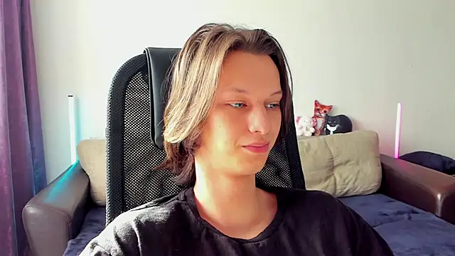 Ostin meow online show from 04-22-26, 10:28