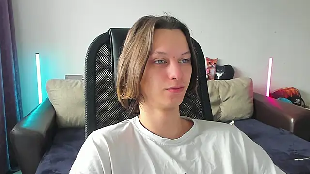 Ostin meow online show from 05-17-26, 08:55