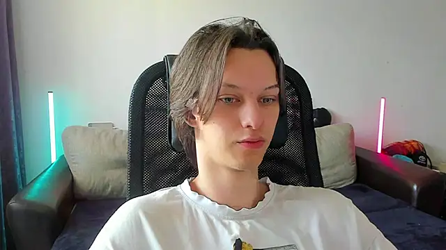 Ostin meow online show from 05-19-26, 08:09
