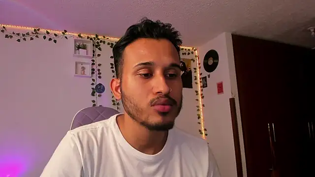 Raf brunette online show from 01-08-25, 12:58