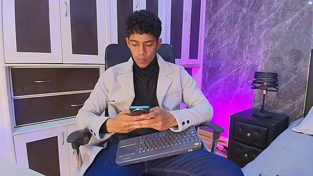 Snapshot of wagz chatting on 06-24-26, 08:52 wagz online show from 06-24-26, 08:52