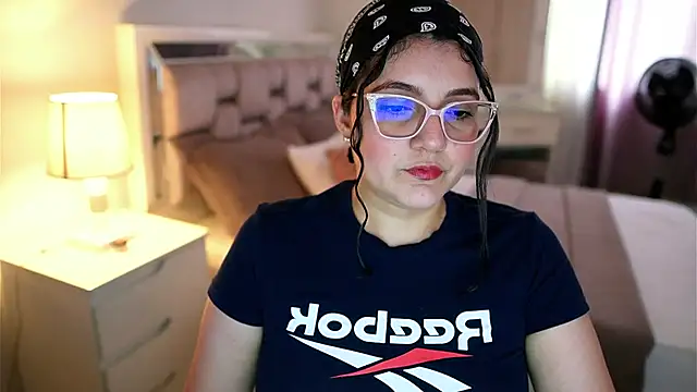 Camilaa bueno online show from 02-15-26, 09:33