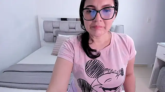 Camilaa bueno online show from 07-01-26, 12:45