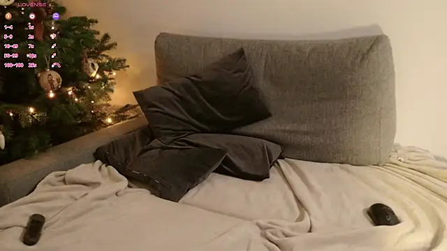 Snapshot of Pinky__Binky chatting on 12-28-24, 05:46 Pinky  Binky online show from 12-28-24, 05:46