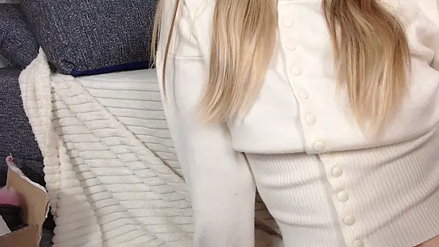 sofiaa here online show from 04-07-26, 12:11