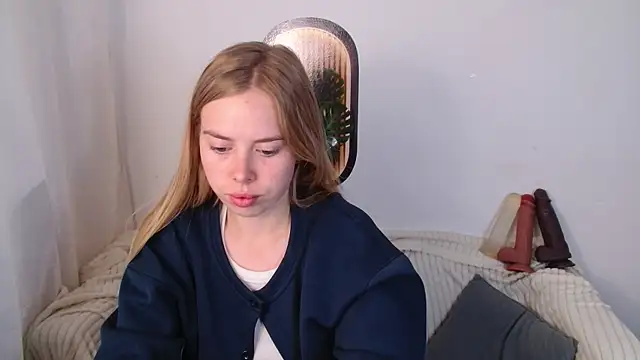 Snapshot of sofiaa_here chatting on 06-10-26, 11:57 sofiaa here online show from 06-10-26, 11:57
